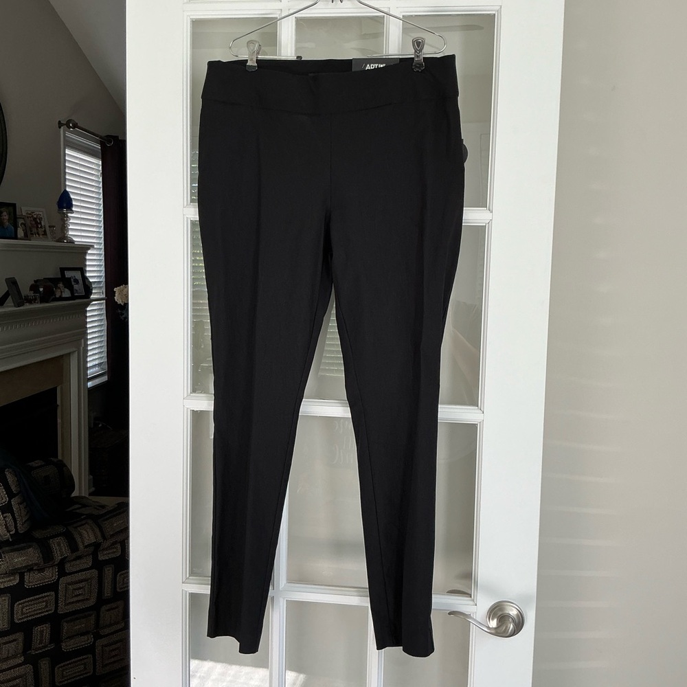 Apt 9 Stretch skinny leg NWT